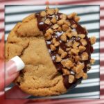 FLOURLESS PEANUT BUTTER COOKIES WITH TOFFEE!!!!!!!