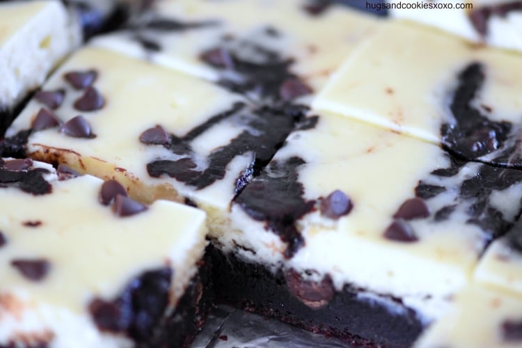 THE ULTIMATE CHEESECAKE BROWNIE BARS