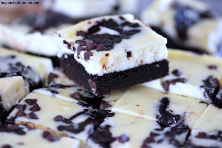 THE ULTIMATE CHEESECAKE BROWNIE BARS