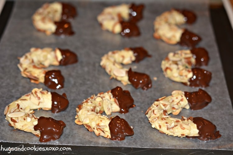 almond horn cookie