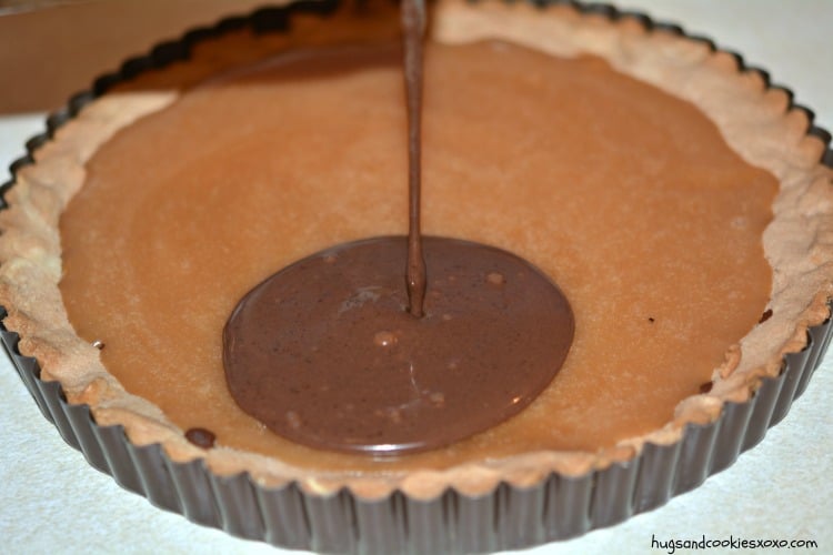 caramel chocolate in tart