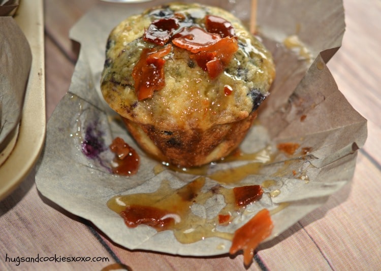 bacon syrup muffin