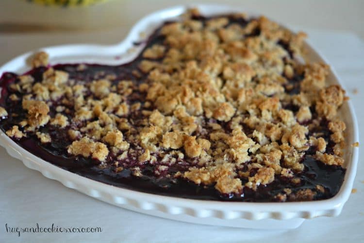 berry crumble ice cream