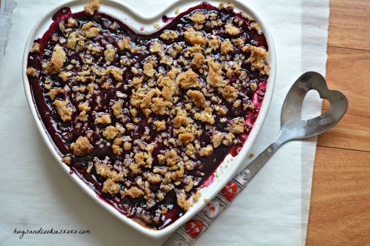 berry crumble