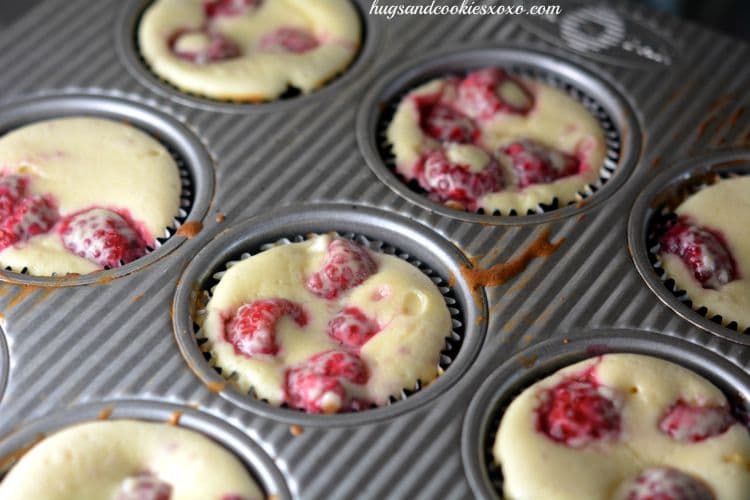 raspberry mini baked cheesecakes