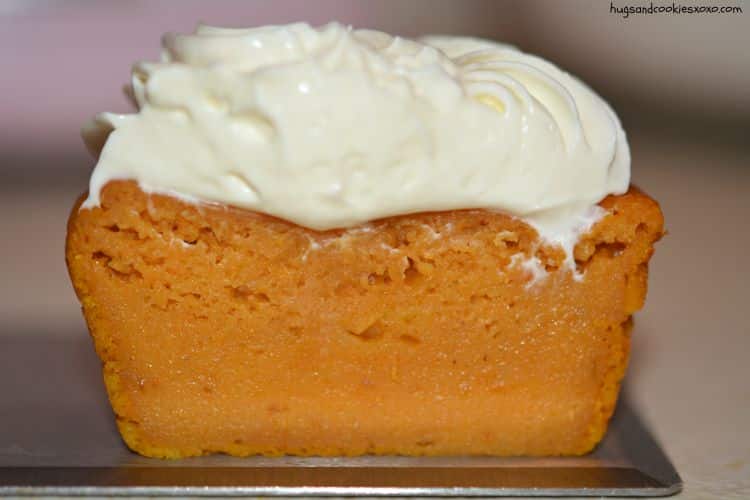 Pumpkin Pie Cupcakes With Cream Cheese Whipped Cream