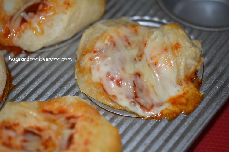 pizza muffins in tin