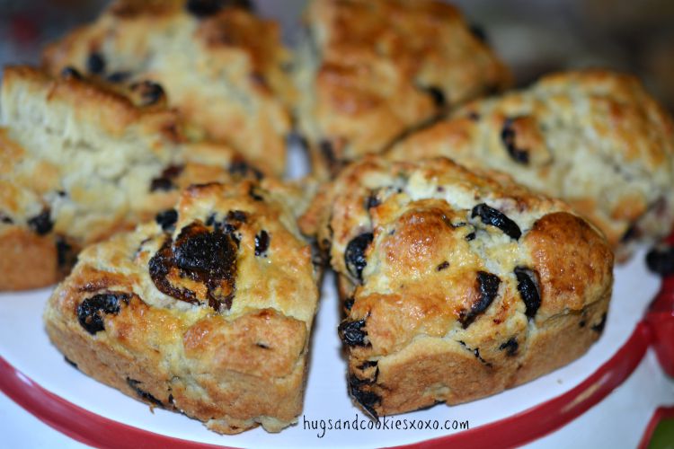 scones with berries