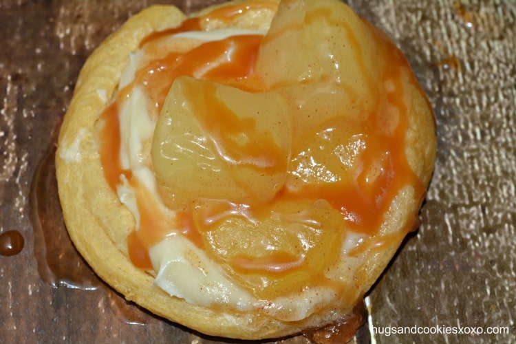 apple cheese danish