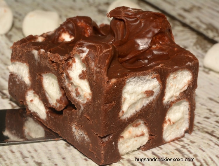 3 Ingredient Chocolate Marshmallow Fudge Hugs And Cookies Xoxo 