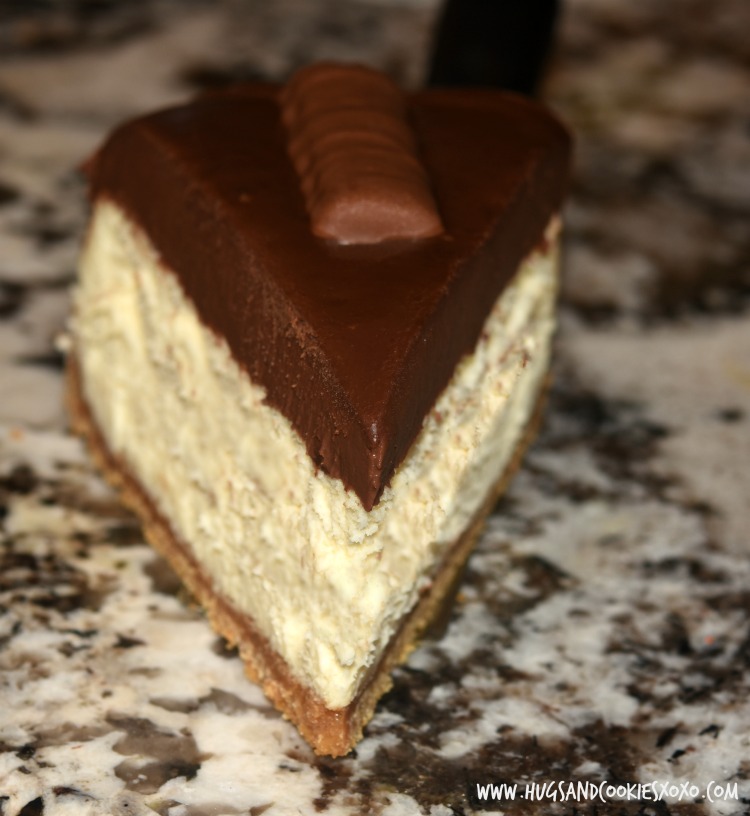 twix-cheesecake-sliced