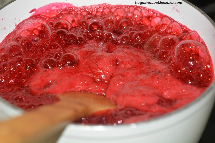 blackberries boiling