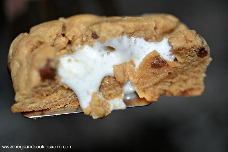 marshmallow stuffed cookies