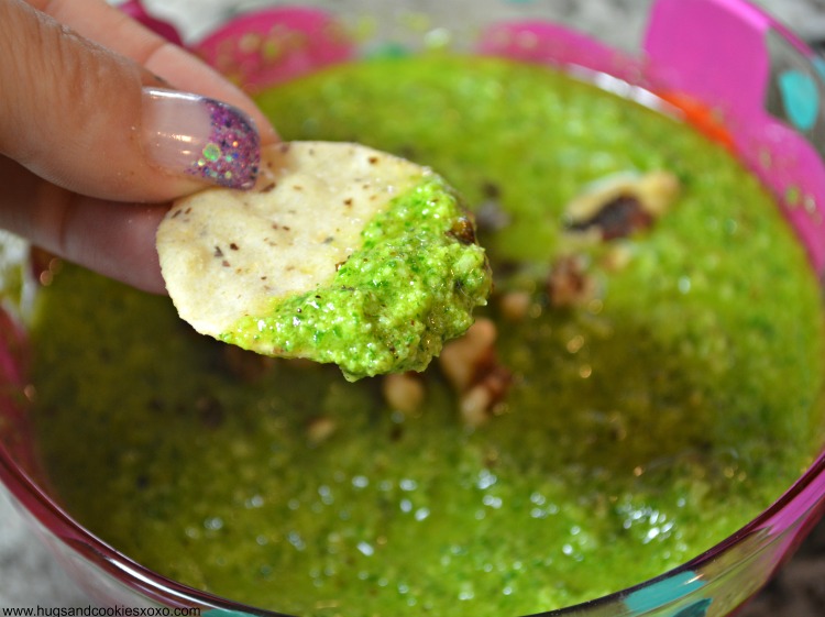 arugula-walnut-garlic-pesto