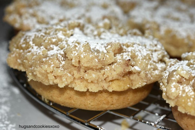 cinnamon crumb cake donut holes