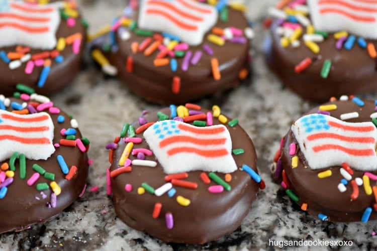 July 4th Chocolate Dipped Oreos
