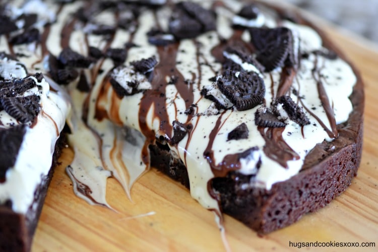 White Chocolate Brownie Pizza