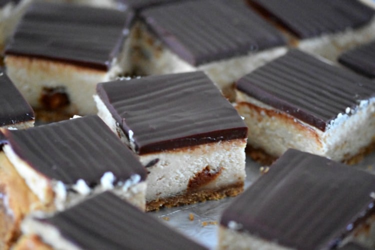 Peanut Butter Butterfinger Cheesecake Bars