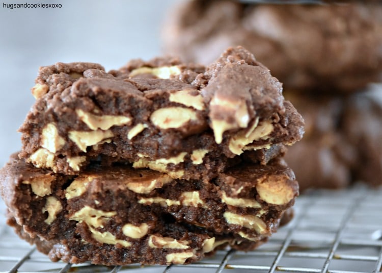 Levain cookies